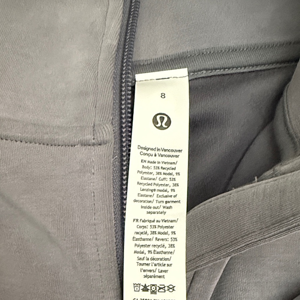 Lululemon brushed soft tree Gray half zip pullover. Brand new. Never worn - Picture 3 of 5